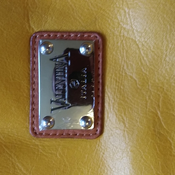 Valentina yellow and tan leather crossbody bag. - Picture 2 of 16
